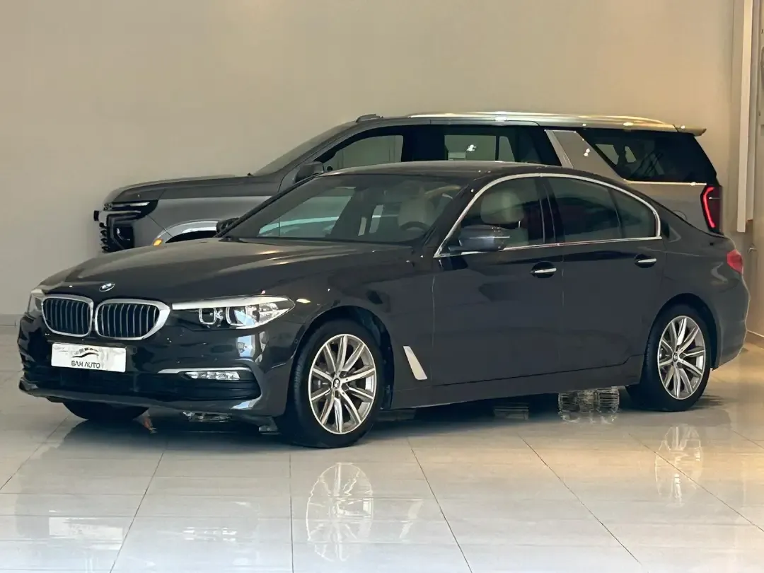 2018 BMW 5 Series 520