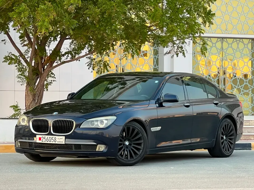 2011 BMW 7 Series 730