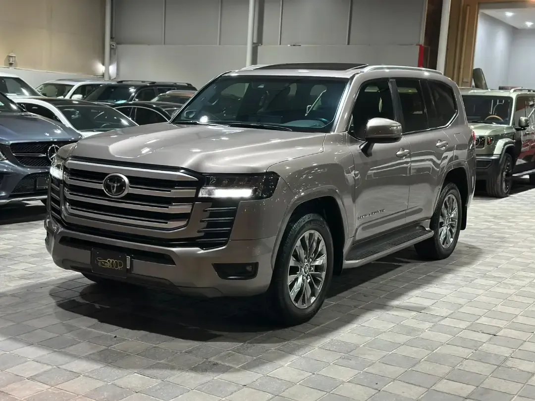 2023 Toyota Land Cruiser GXR