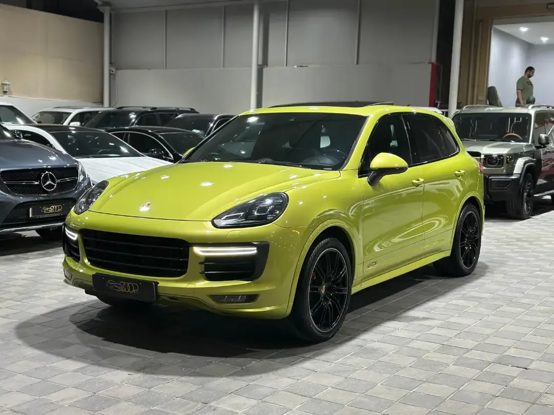 2016 Porsche Cayenne GTS