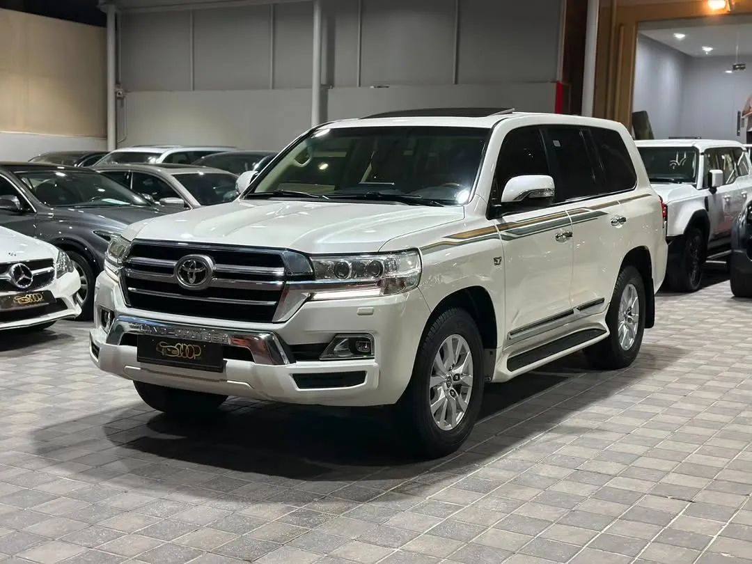 2018 Toyota Land Cruiser GXR
