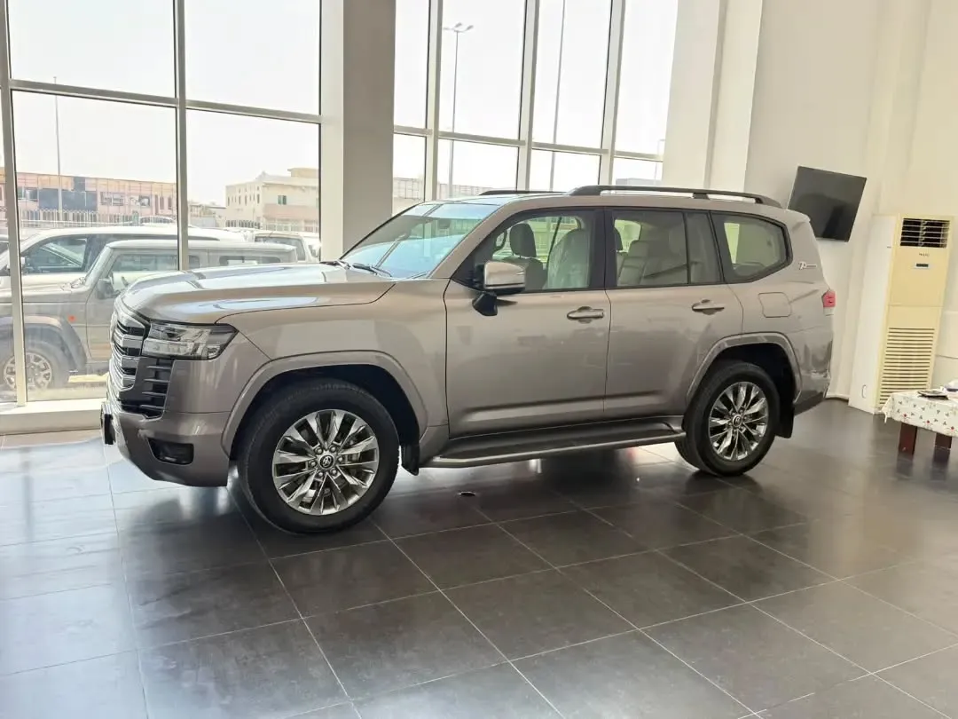 2022 Toyota Land Cruiser GXR