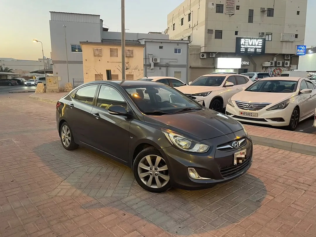 2013 Hyundai Accent Mid Option