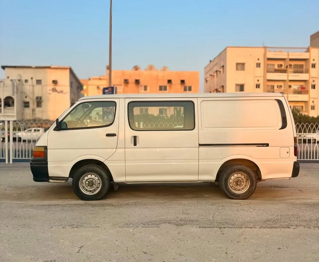 2004 Toyota Hiace