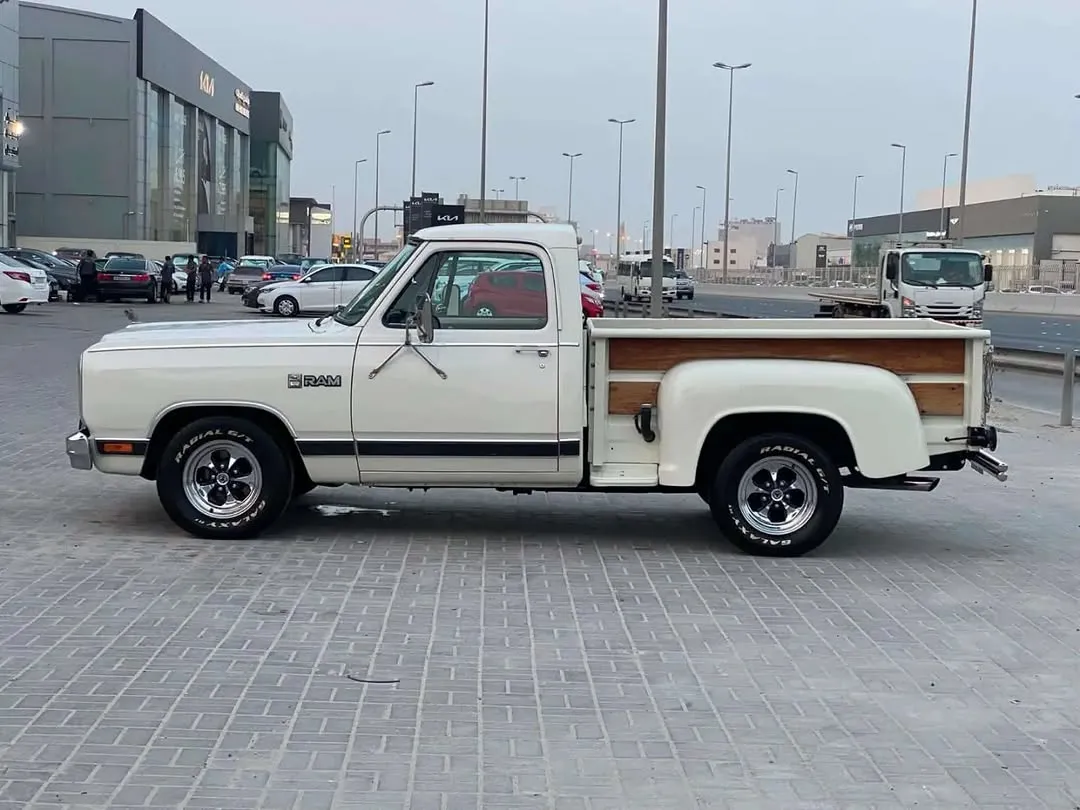 1985 Dodge Ram Mid Option