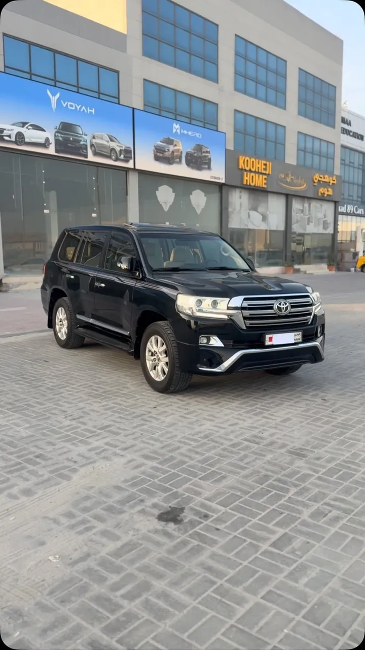 2018 Toyota Land Cruiser GXR