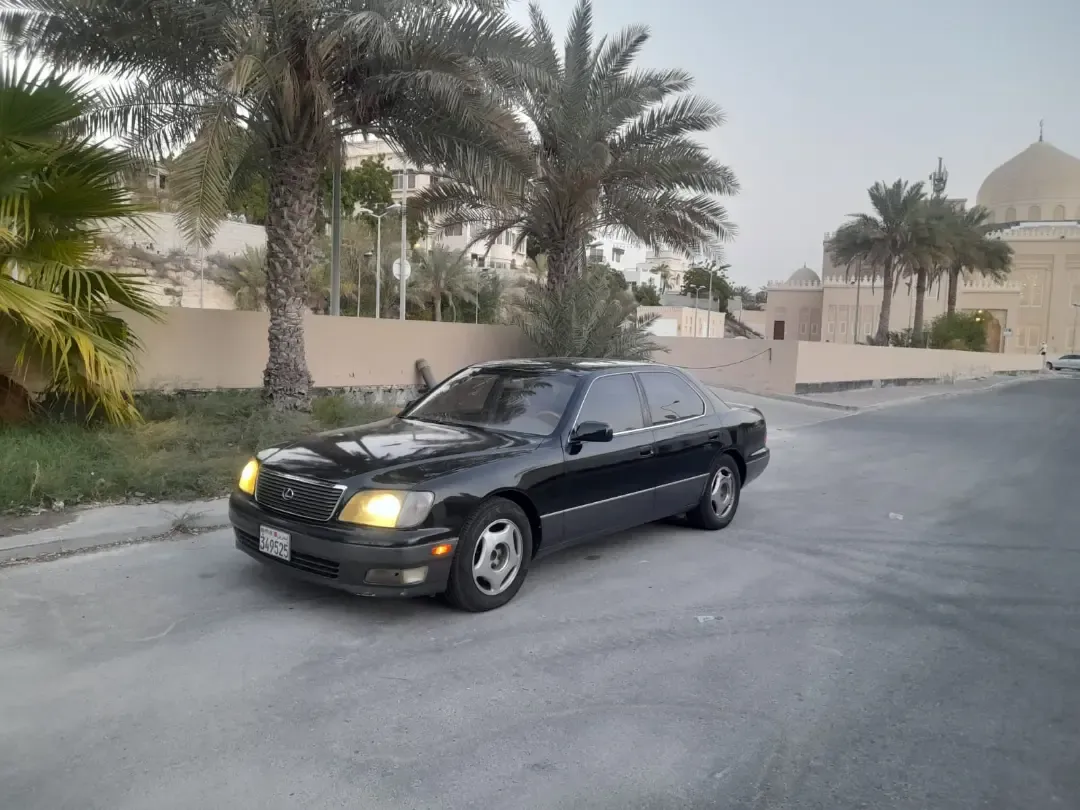 1999 Lexus LS 400