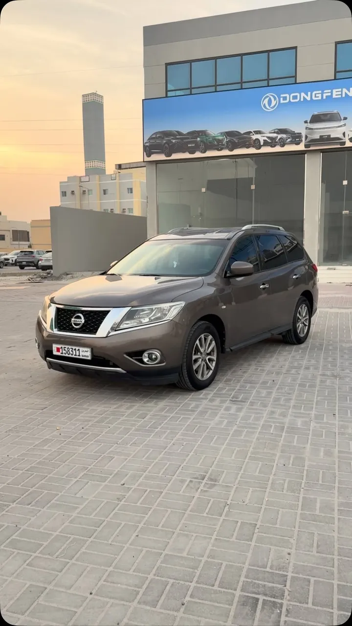 2015 Nissan Pathfinder Mid Option