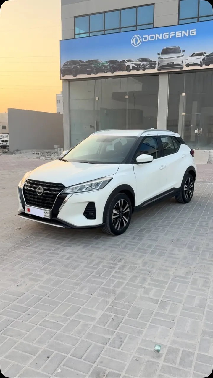 2024 Nissan Kicks Mid Option