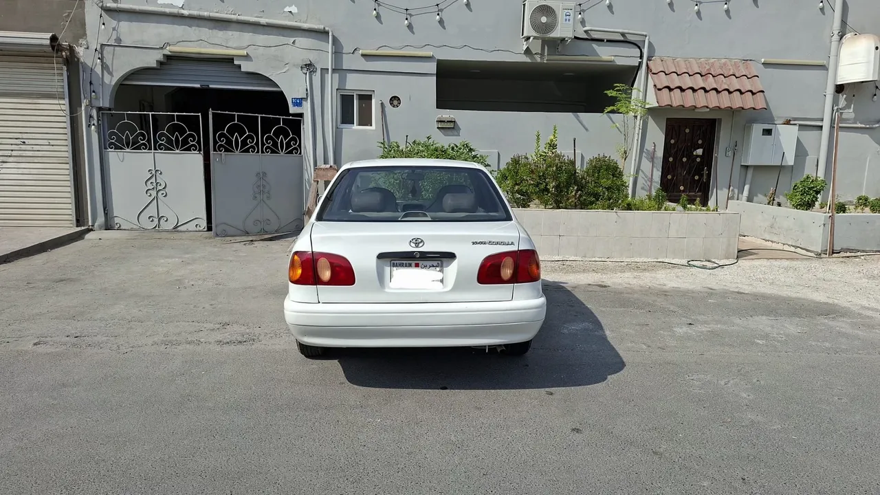 2000 Toyota Corolla