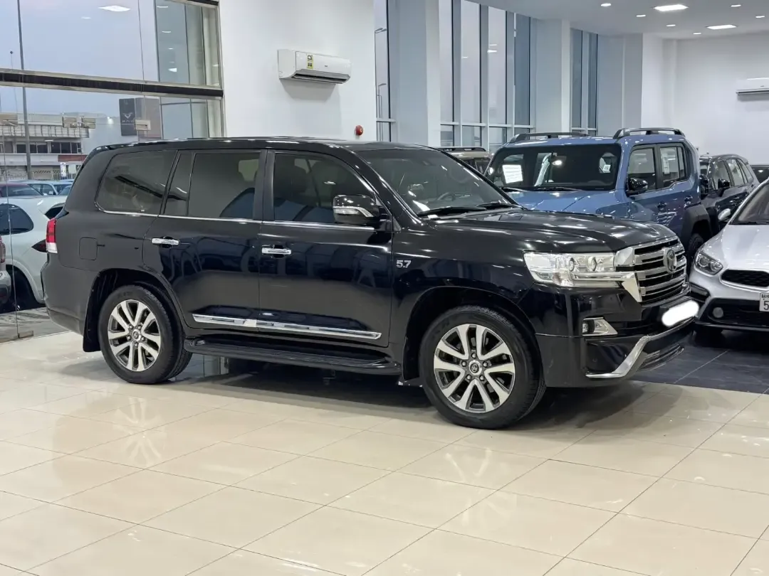 2016 Toyota Land Cruiser VX-S