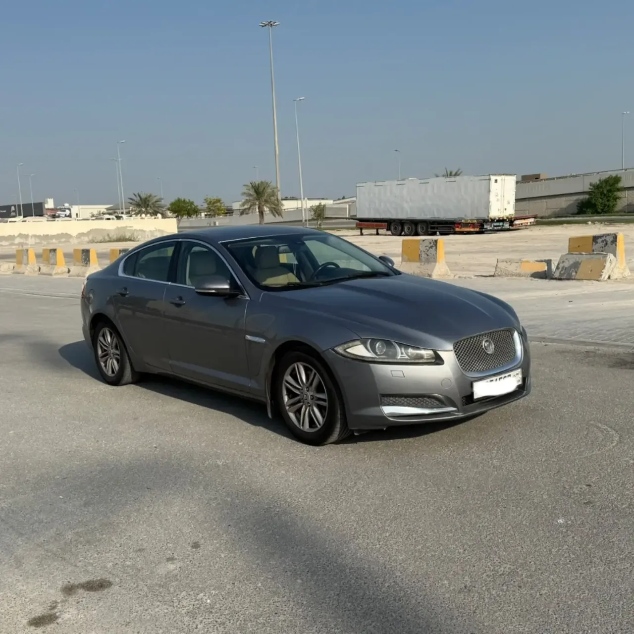 2012 Jaguar XF Mid Option